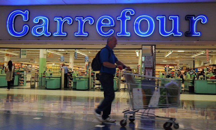 Carrefour e Pão de Açúcar retiram e bloqueiam carnes vindas de frigoríficos denunciados