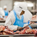 Associações criticam como a investigação foi divulgada e defendem a carne brasileira